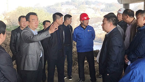 副市長楊昆調(diào)研臨湖公路太陽橋互通段