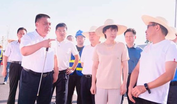 機(jī)場(chǎng)快速路主線通車在即，李愛武專題調(diào)研城市重點(diǎn)交通項(xiàng)目建設(shè)