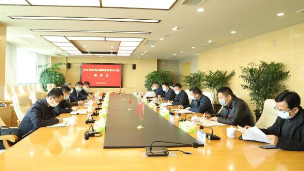 深化項(xiàng)目合作 共謀產(chǎn)業(yè)發(fā)展 市交投集團(tuán)赴城陵磯新港區(qū)交流座談