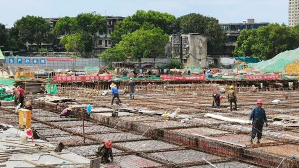 道路施工、交通保暢矛盾何解？市交投集團(tuán)這樣做！