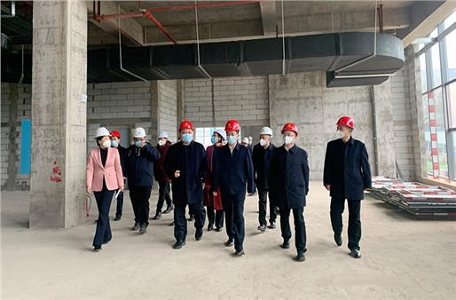 汪濤一行實(shí)地調(diào)研市工人文化宮及東風(fēng)廣場改擴(kuò)建項(xiàng)目
