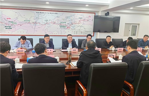 劉愛軍帶隊赴浩吉鐵路、中交投資調度對接產(chǎn)業(yè)園區(qū)合作開發(fā)事宜