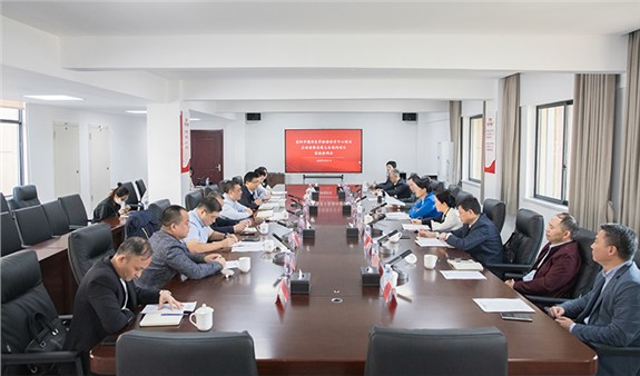 市精準醫(yī)學檢驗診療中心項目啟動會暨岳商大會簽約項目落地協(xié)調(diào)會召開